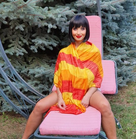 Lisa Bukawski star hd images