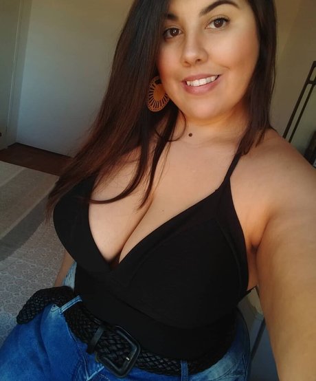 Bianca Novaes nude model photos