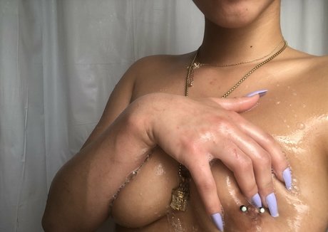 itsmekiraperez pornstar adult photos