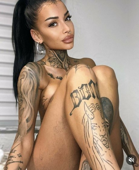 Iinkiira model art gallery