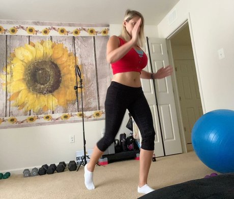 HealthyHappyFitandProud top actress photos