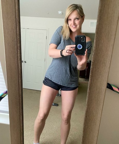 HealthyHappyFitandProud exclusive model images