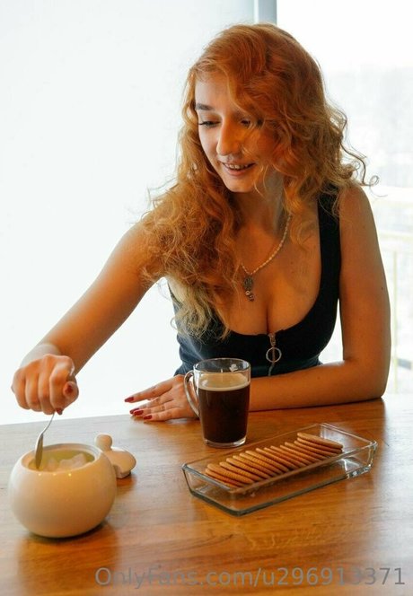 moniiikaaaa free model photo