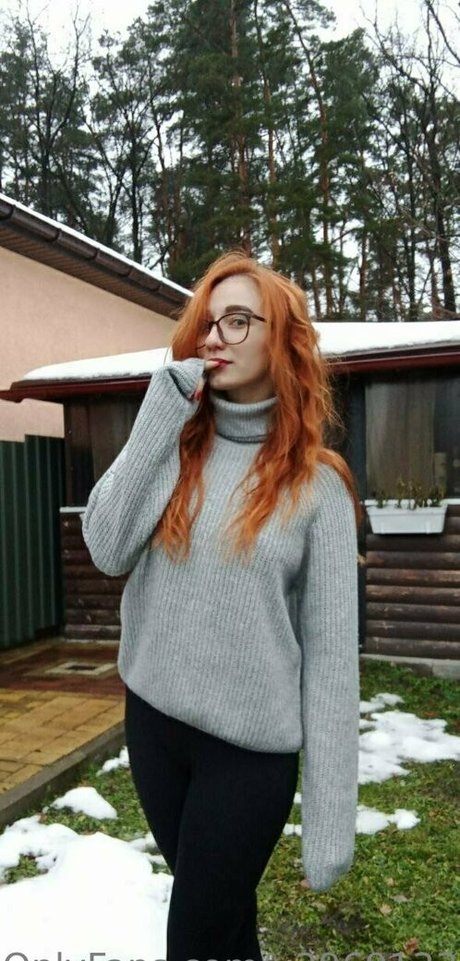 moniiikaaaa free actress pictures