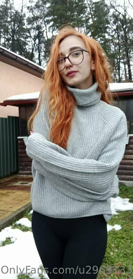 moniiikaaaa naked actress photos