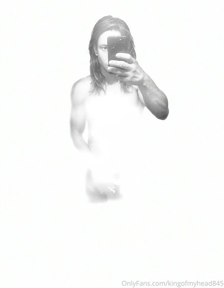 kingofmyhead845 nude model pic