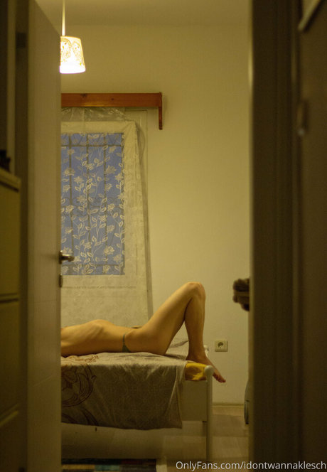 idontwannaklesch erotic model img