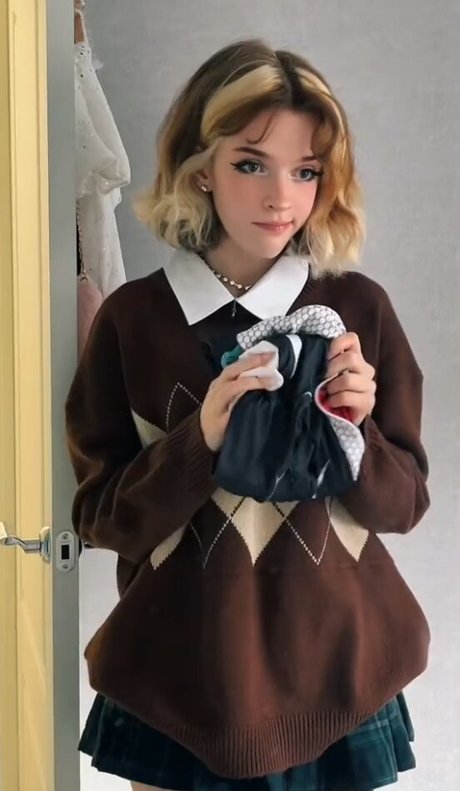 Shadsi naked pornstar photos