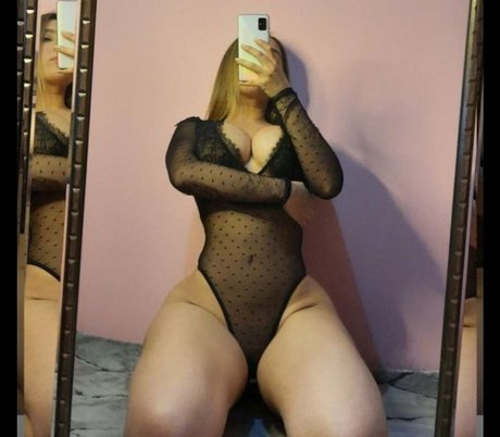 Daniela Trevino nude star archive