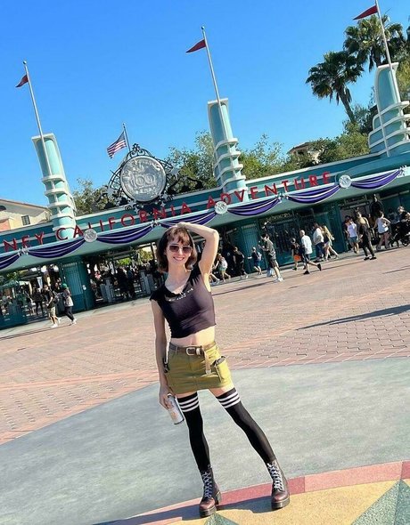 LeeLoo_ star hot pic