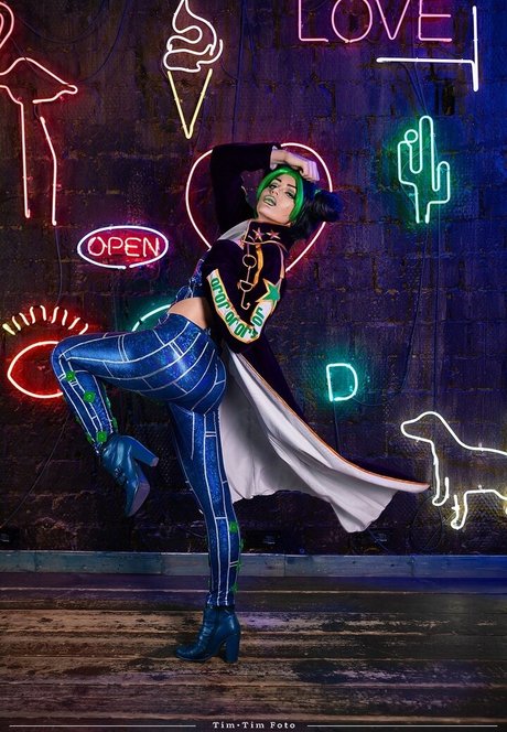 Anya Ichios erotic actress pics