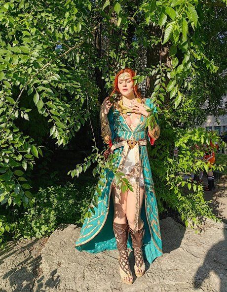 Anya Ichios star erotic images