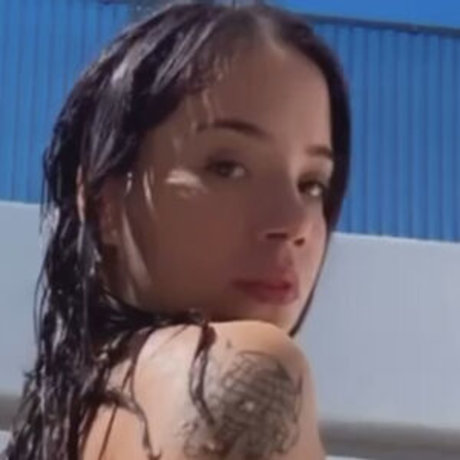 Manu Goncalves top model image