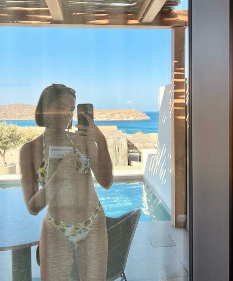 Agathe Auproux pornstar pic