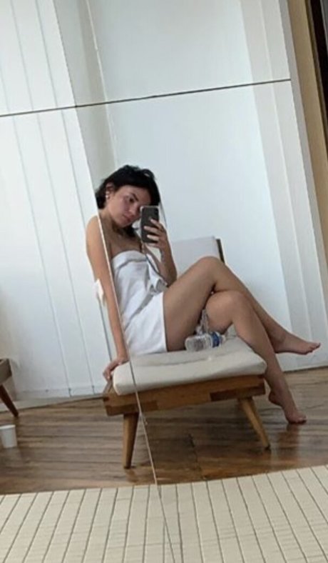 Agathe Auproux model hd img