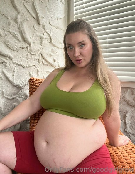 GoodGirlGrow model pretty photos