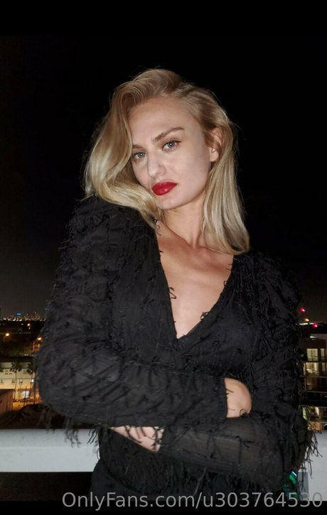 gigixgossiptalk star naked pic