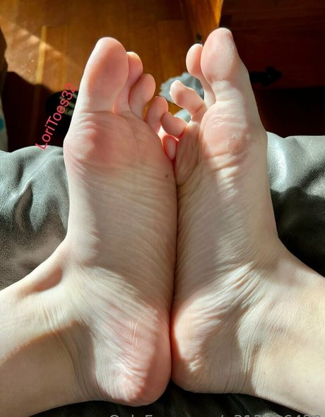 loritoes32 model sex pics