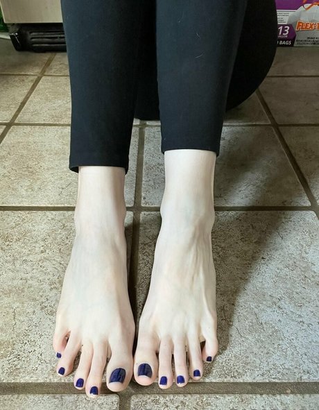 loritoes32 model free image