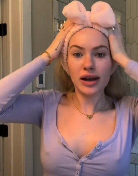 Claudia Walsh naked actress pic