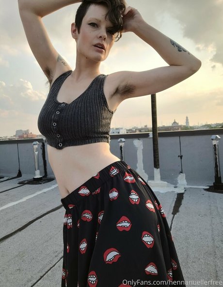 hennanuellerfree pretty model img