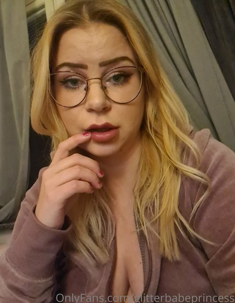 glitterbabeprincess erotic model img