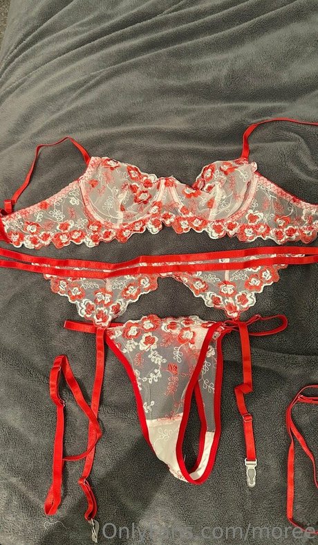 moree model exclusive img