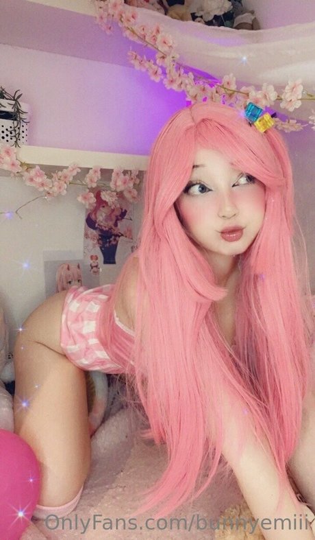 bunnyemiii model top photos