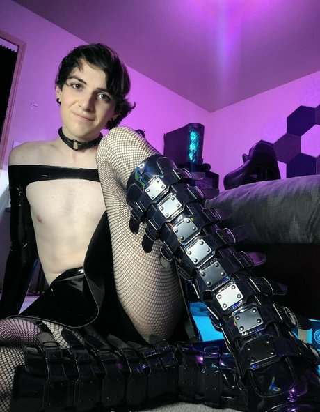 matteleather high quality actress galleries