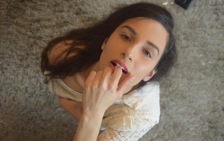 mirabella 00 model sexy photos