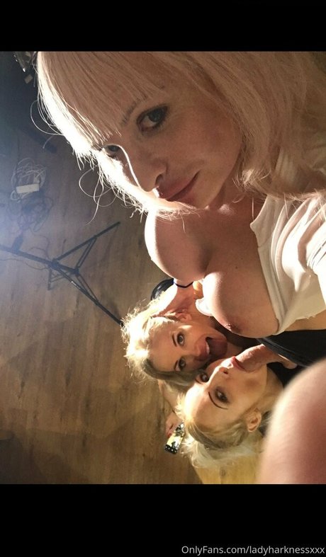 ladyharknessxxx free pornstar images