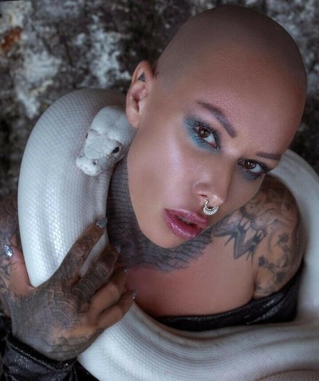 Maria Kasta pornstar erotic gallery