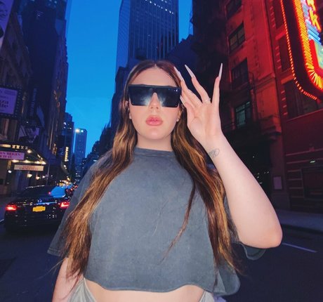 nattiethebaddie art pornstar picture