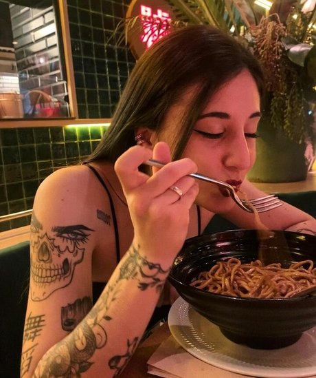 Raquel Tamborino hd star pictures