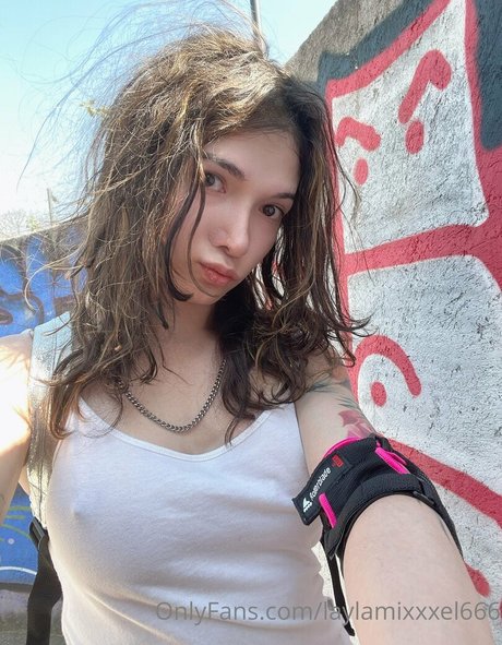 laylamixxxel666 art actress photo