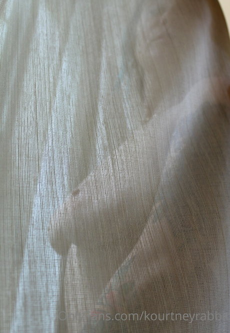 kourtneyrabbit sexy model gallery