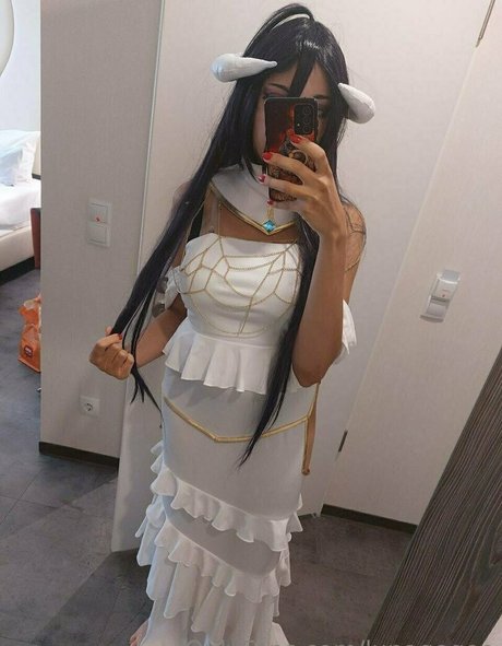 lunagogoo naked model picture