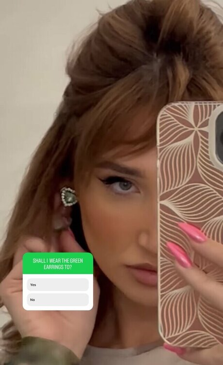 Megan McKenna hd model pictures