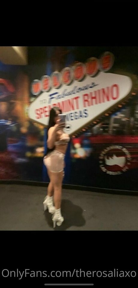 therosaliaxo perfect star picture