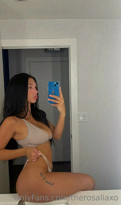 therosaliaxo nudes model picture