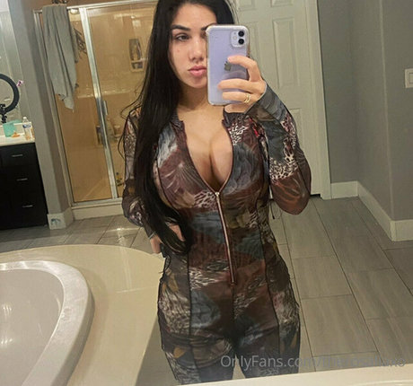 therosaliaxo star pornographic photos