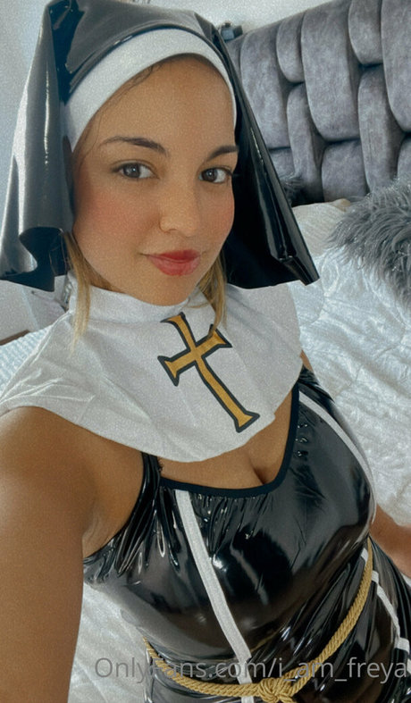 i am freya model porn images