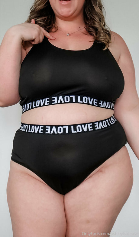 ashleytheteasefree nudes model archive