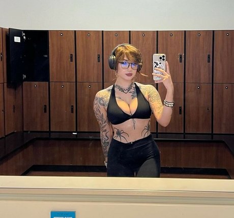 Roseredroom xxx star pics