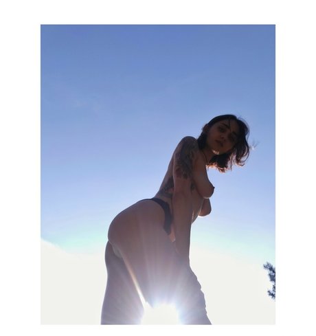 youreyeshere model nude pic