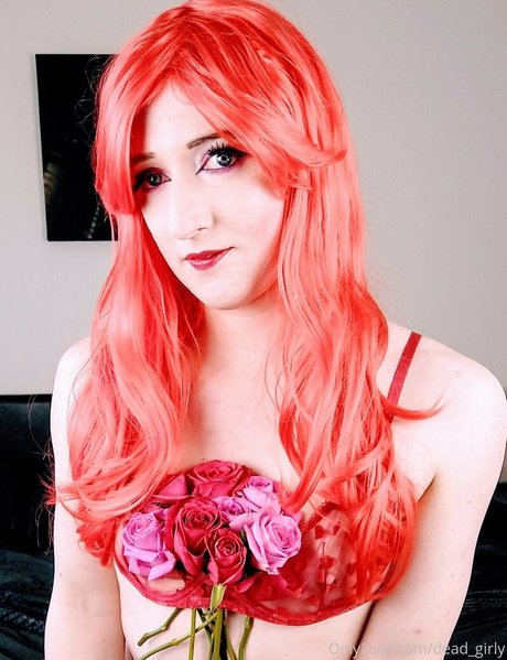 dead girly profile pic