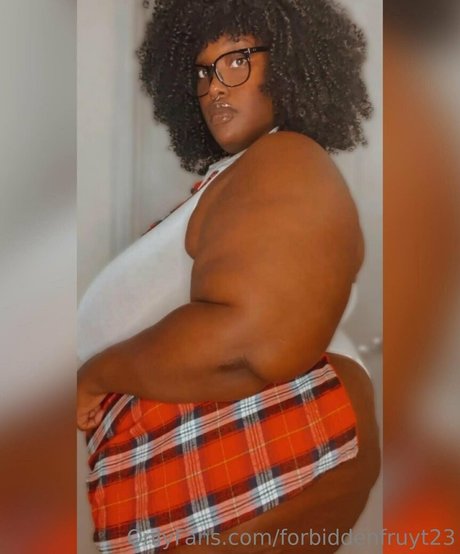 forbiddenfruyt23 star hot pics