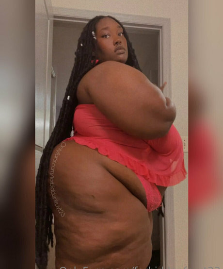 forbiddenfruyt23 profile pic