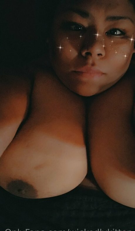 wickedlykitten nude model image