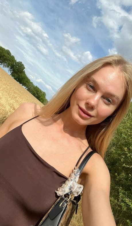 NancyAce erotic star img